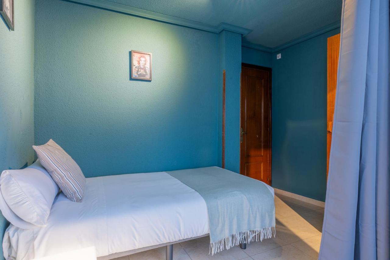 Ideal Hostel Madrid Exteriör bild